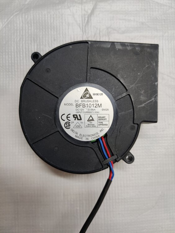 Delta Electronics BFB1012M Нагнетатель воздуха