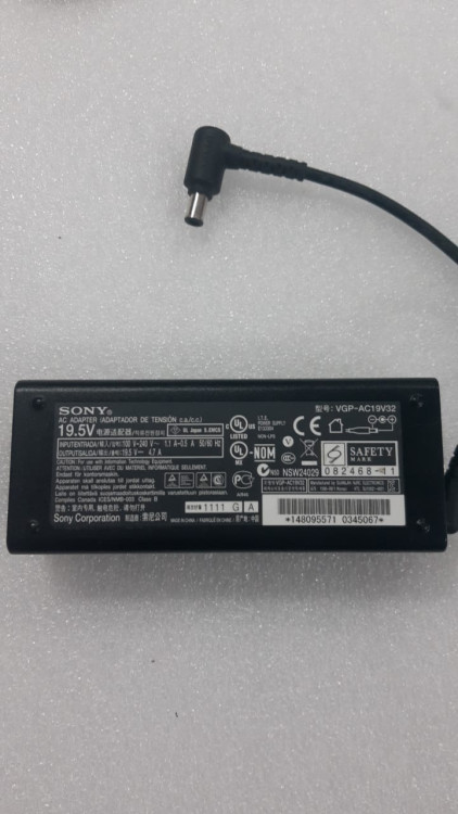 Блок питания ноутбука Sony 19.5V 4.7A, VGP-AC19V32